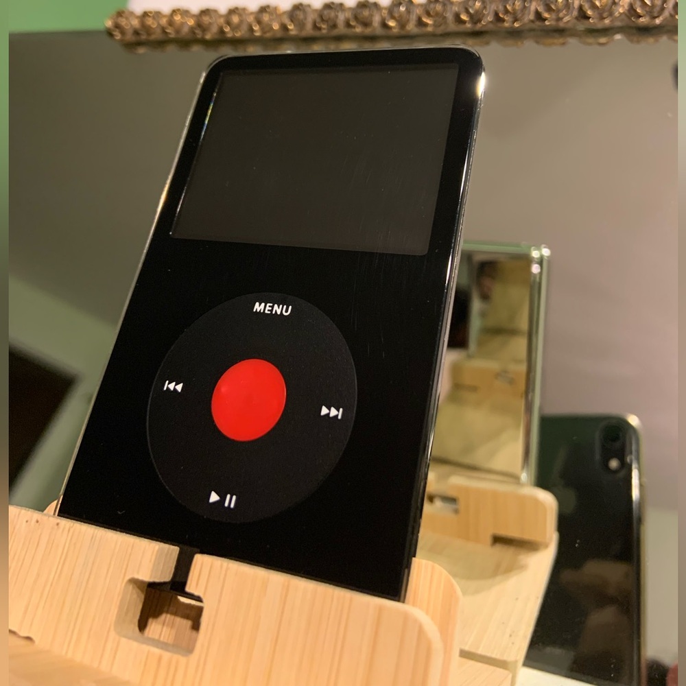Apple iPod Video (Classic 5.5) with new battery